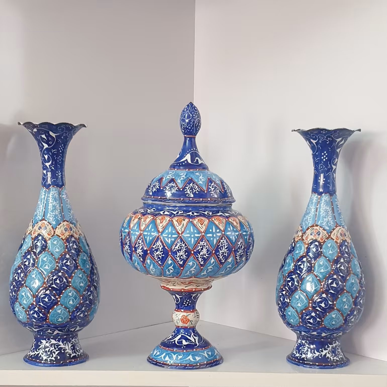 ست شکلات خوری پایه دار (گز خوری) 28 میناکاری و گلدان 25 سانتی 