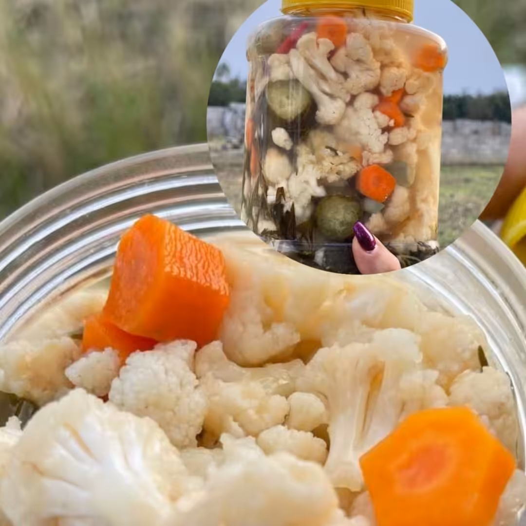 ترشی مخلوط کلم . و کلم شورمخلوط خانگی  650گرم 