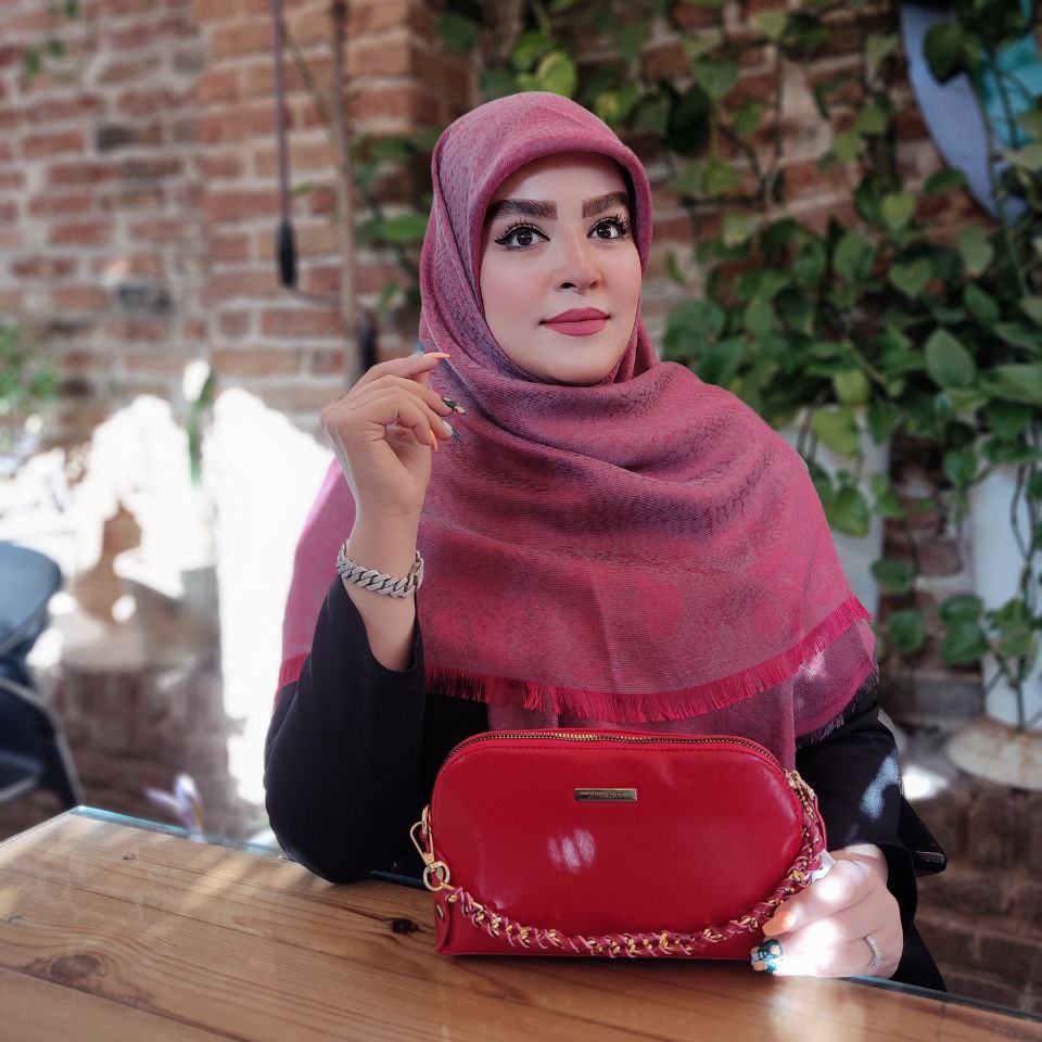 روسری نخ ابریشم ژاکارد دورو لمه دار وارداتی طرح پوست ماری صورتی(ارسال رایگان)