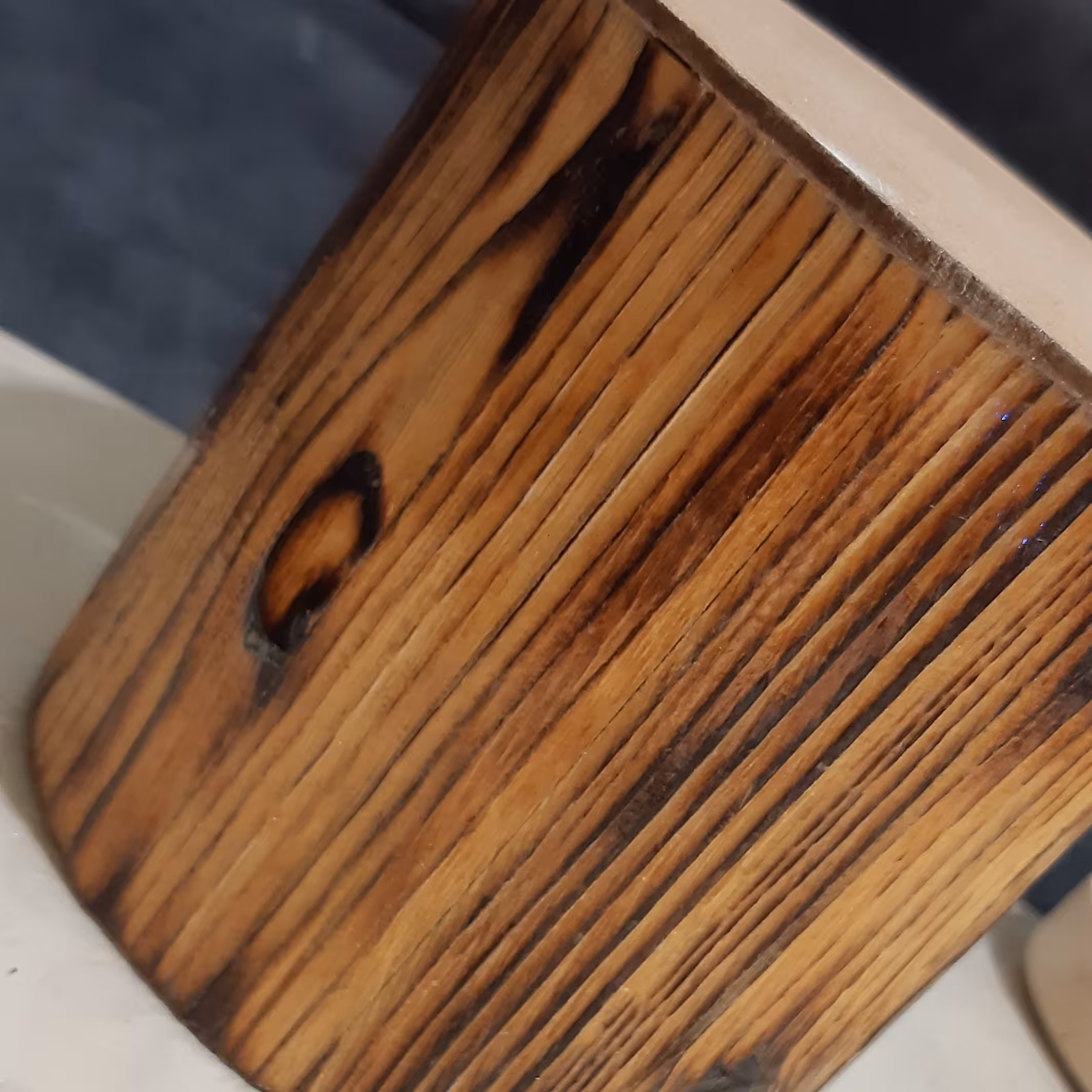 نظم دهنده میز ،سوخت روی چوب