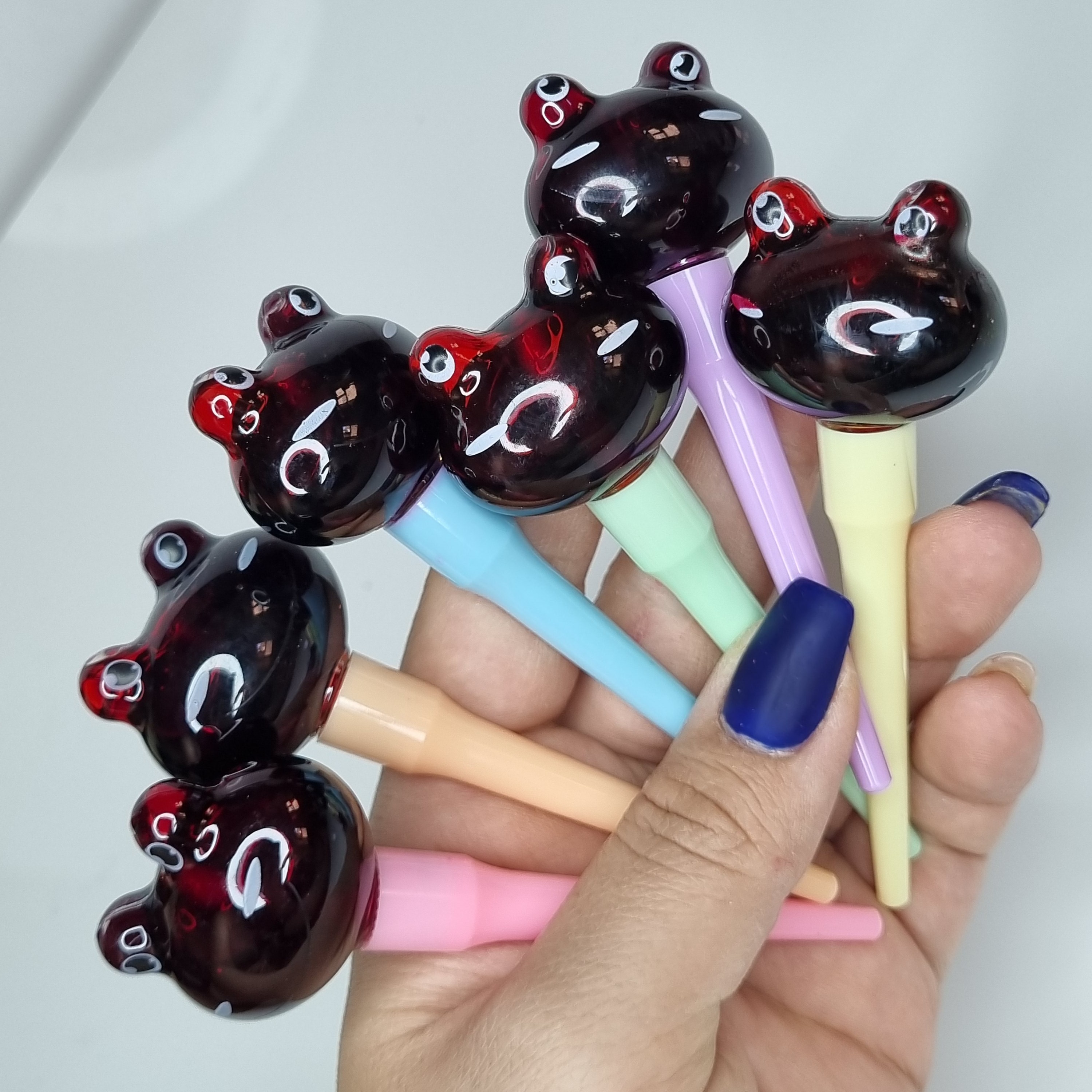 تینت لب به شکل قورباغه