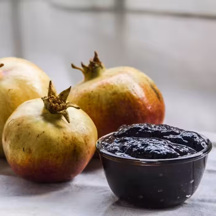 رب انار ترش گیلان  یک کیلویی(پس کرایه)