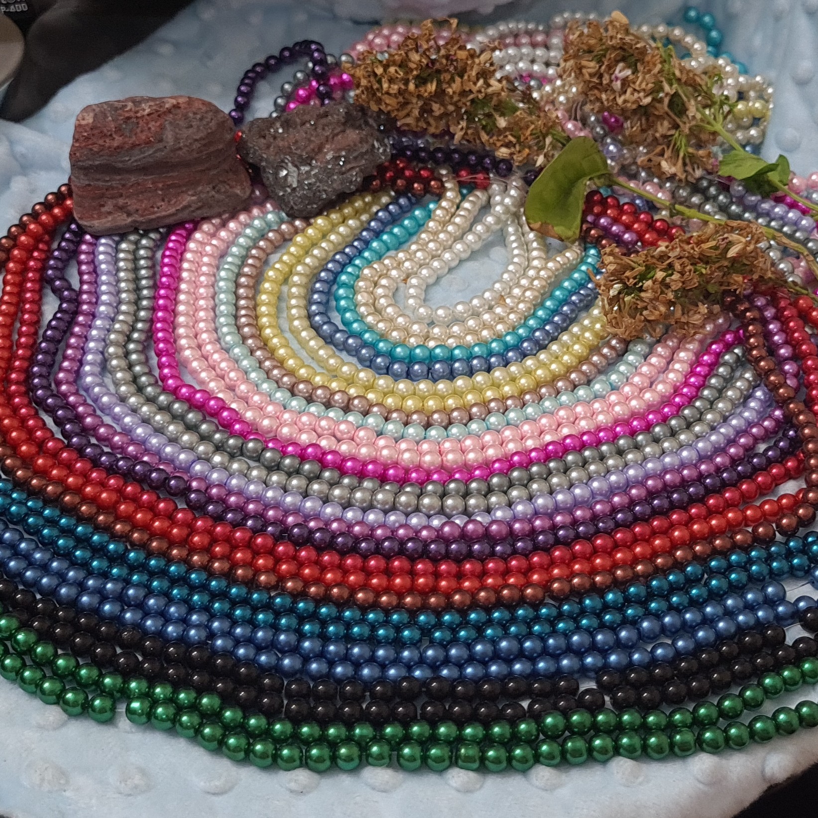 مروارید سنگی شماره 8 ،در 24 رنگ ،شامل 100 عدد مروارید سنگی سبز کله غازی  رنگ  زیباصدفی