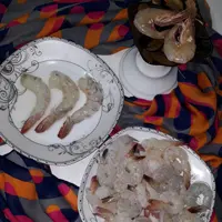 میگو درشت صورتی بندر بوشهر ،،پاک میکنیم تمیز بسته بندی میکنیم
