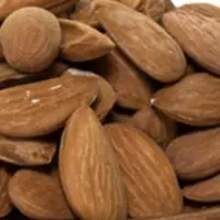 مغز بادام خام ایرانی یک کیلویی یلدا آقای زعفران