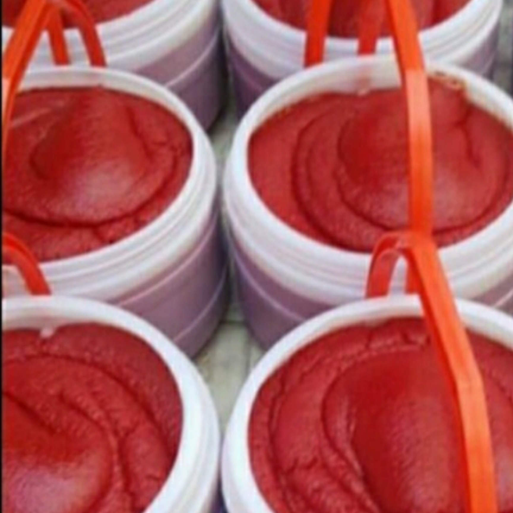 رب خانگی درجه یک خوش رنگ بدون افزودنی در دبه (یک کیلویی) 