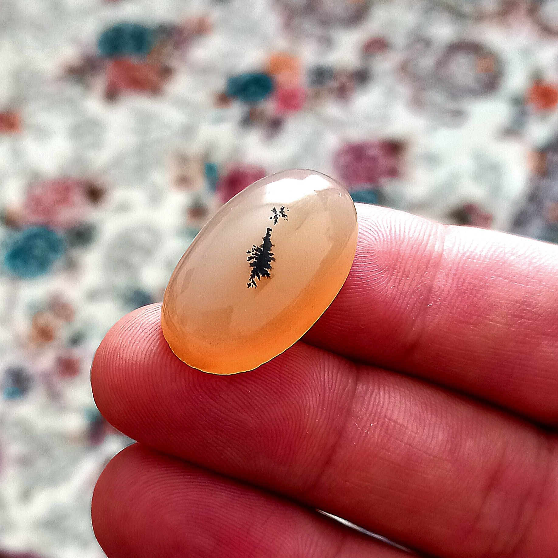 عقیق جزء شجر،بسیار خوشرنگو خاص ،مناسب انگشتر  و گردنی..