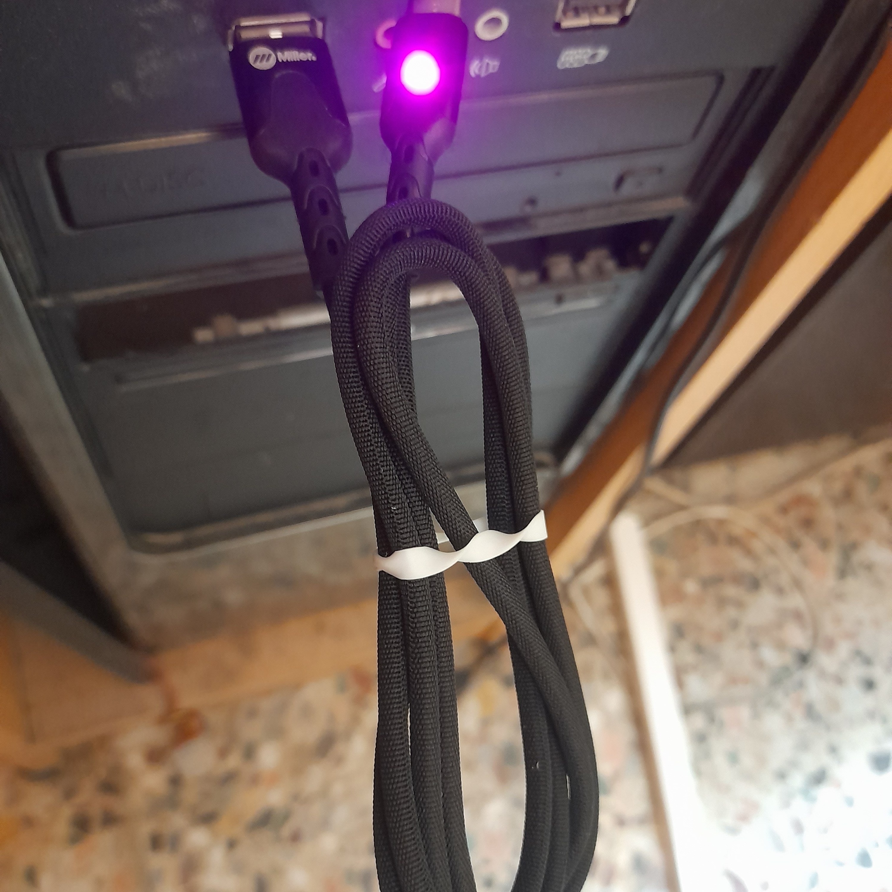 کابل شارژ کنفی چراغ دار