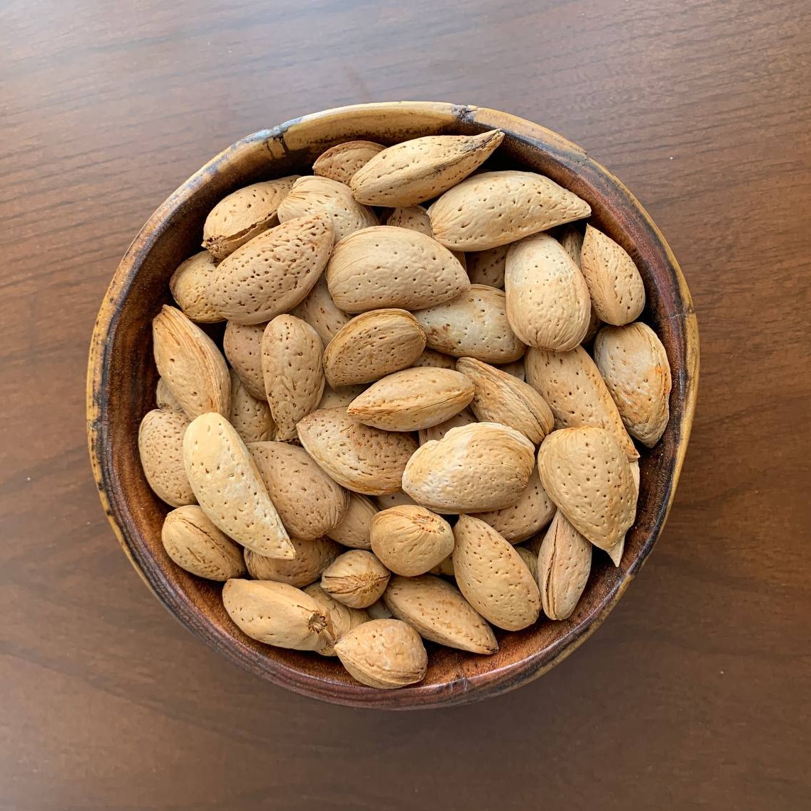 بادام درختی سنگی 1 کیلویی درشت و شیرین