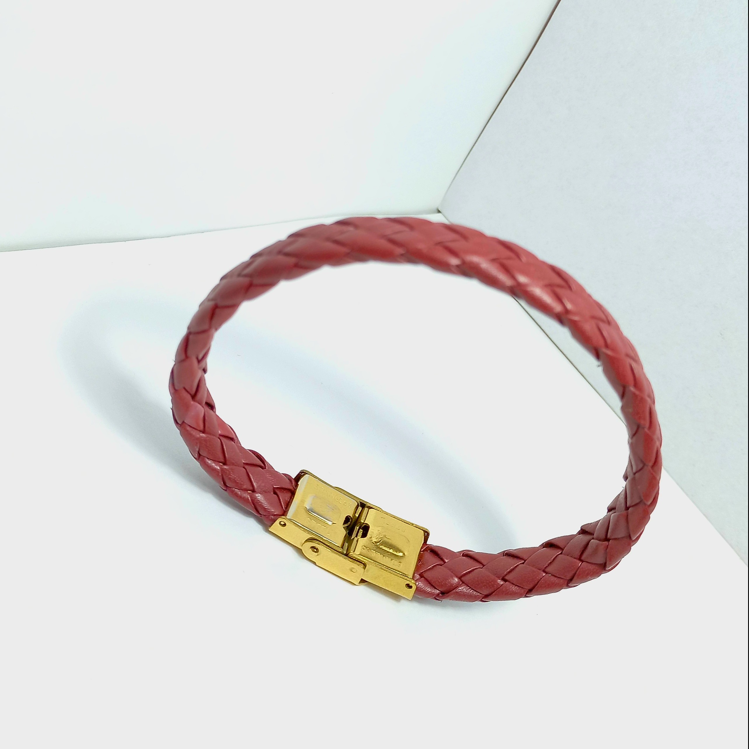 دستبند چرم زرشکی