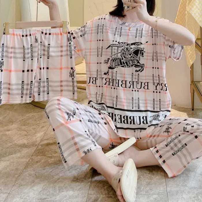 ست سه تیکه تیشرت شلوار و شلوارک