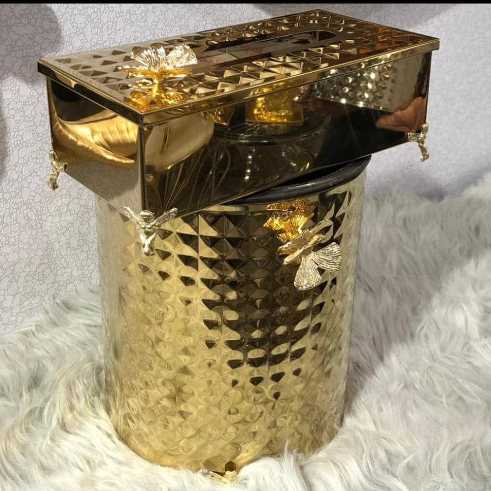 سطل و جادستمال استیل گرد
 رنگ طلایی چکشی
کیفیت درجه یک
با ضمانت