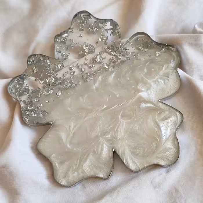 زیرلیوانی رزینی شیک صدفی با ورق نقره 