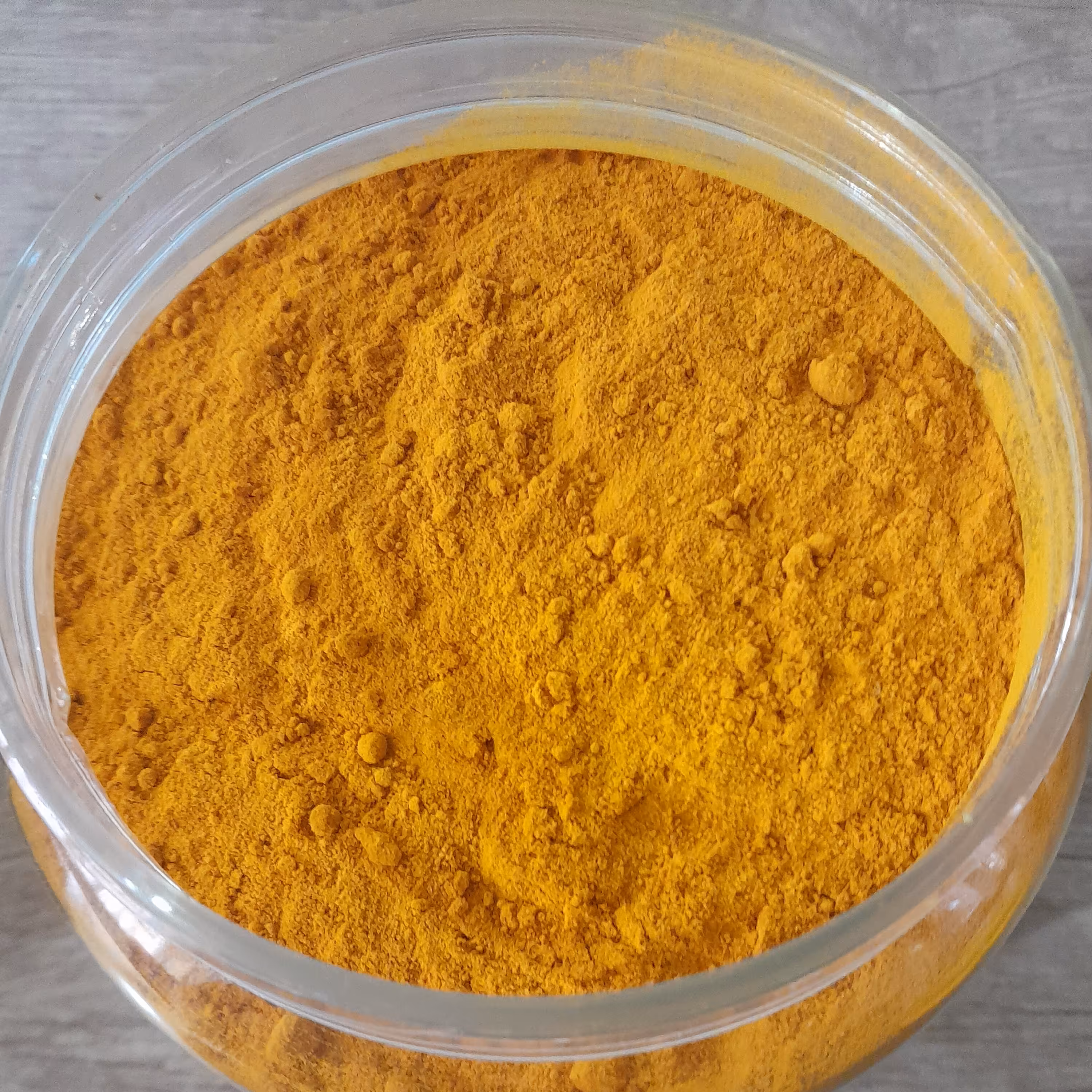 فلفل سیاه وزردچوبه 