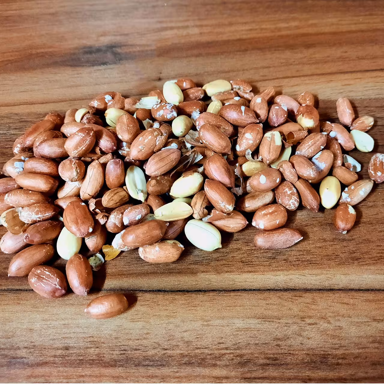 بادام زمینی آستانه تازه و خوش طعم(1 کیلو گرم)