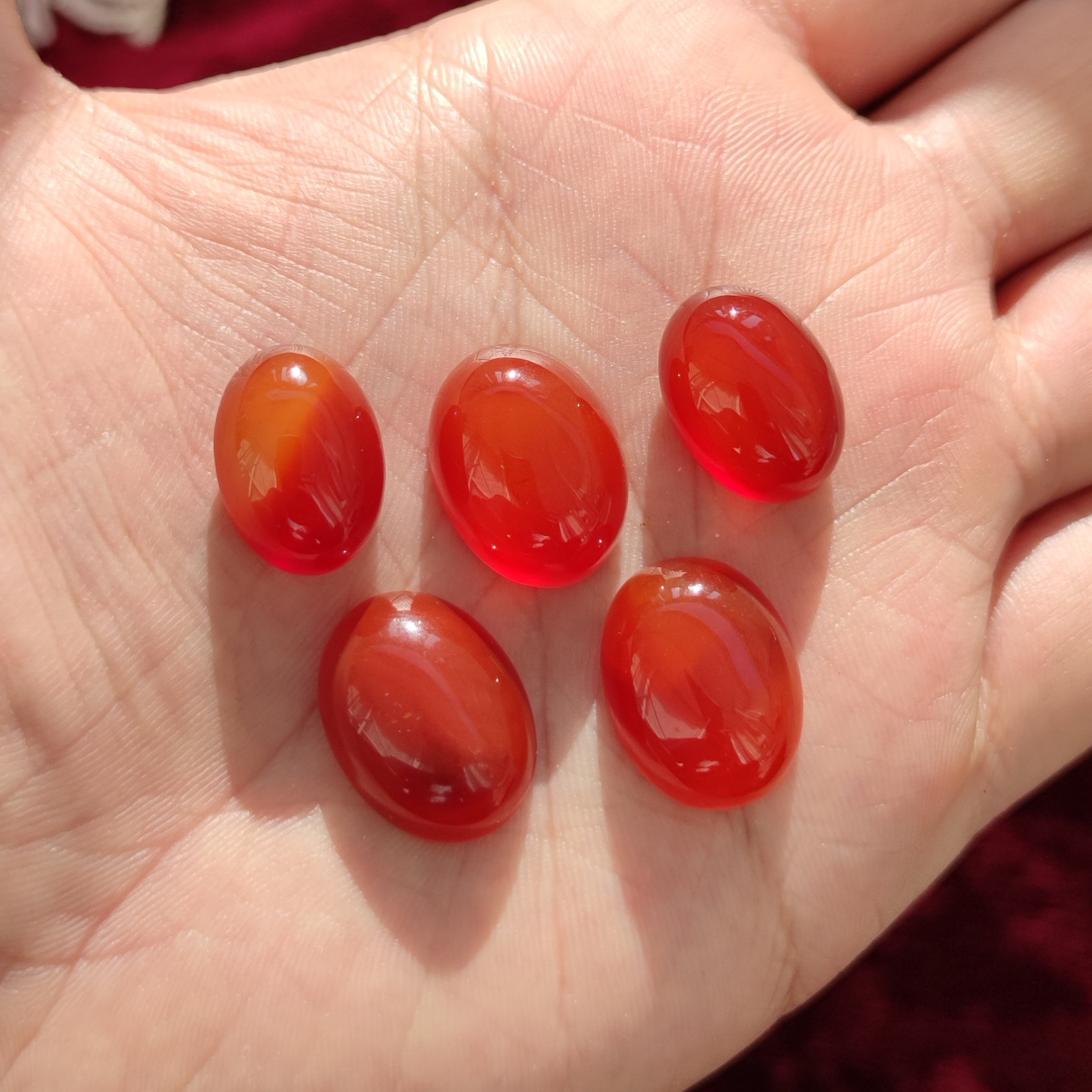 سنگ عقیق یمنی قرمز  خوش رنگ و آبدار