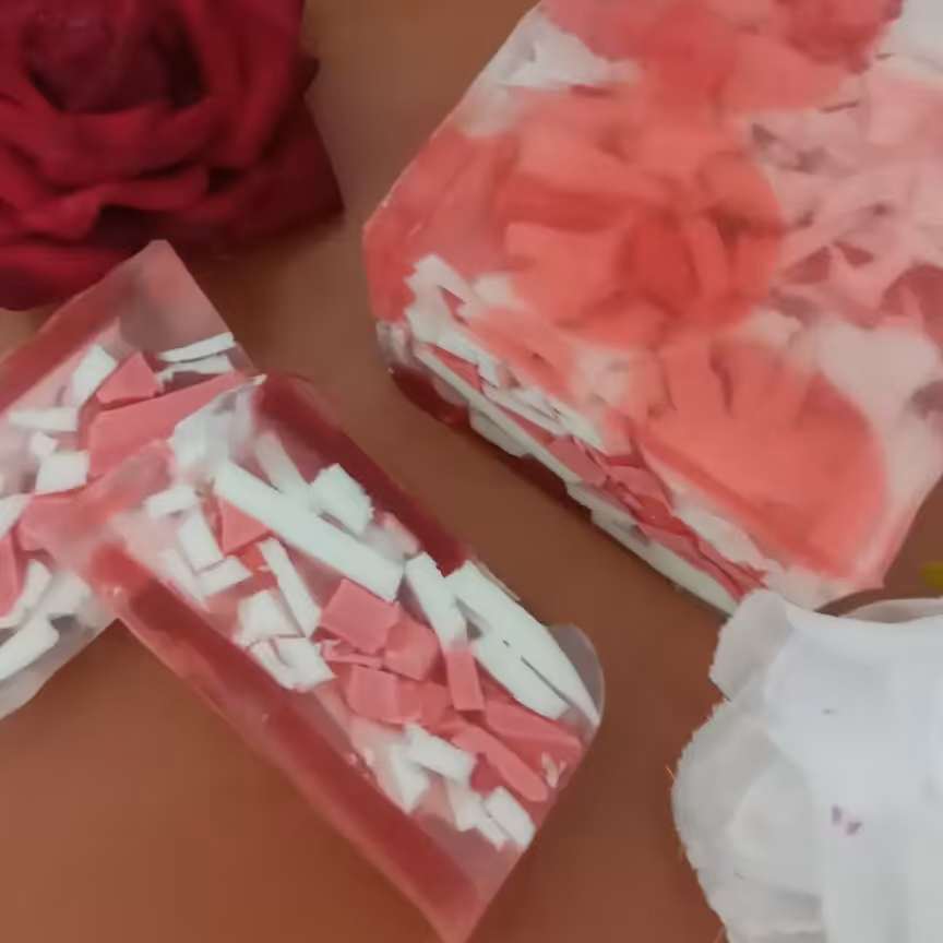 صابون دست ساز با رایحه های متفاوت 