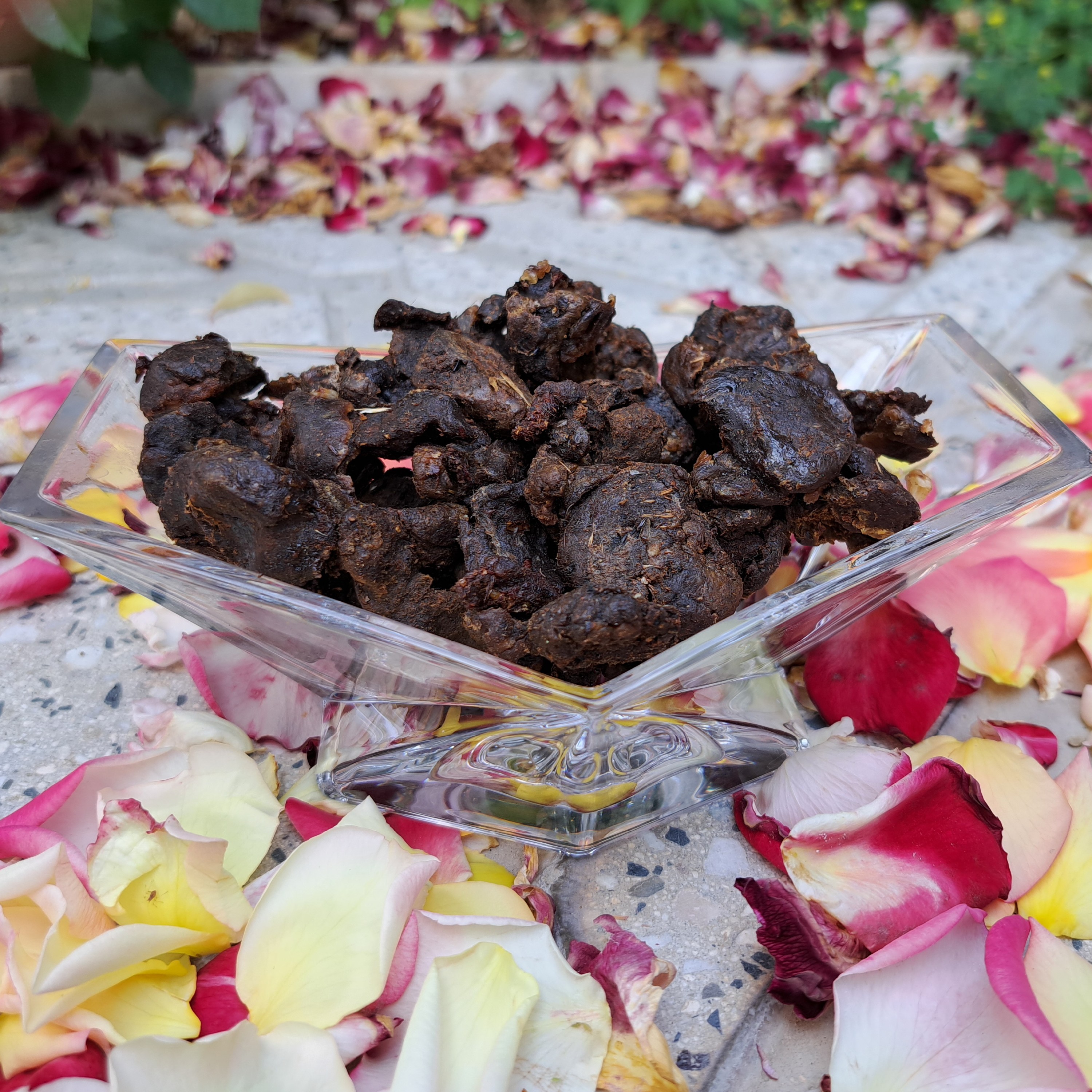 بره موم زنبورعسل طبیعی که خواص درمانی زیادی دارد