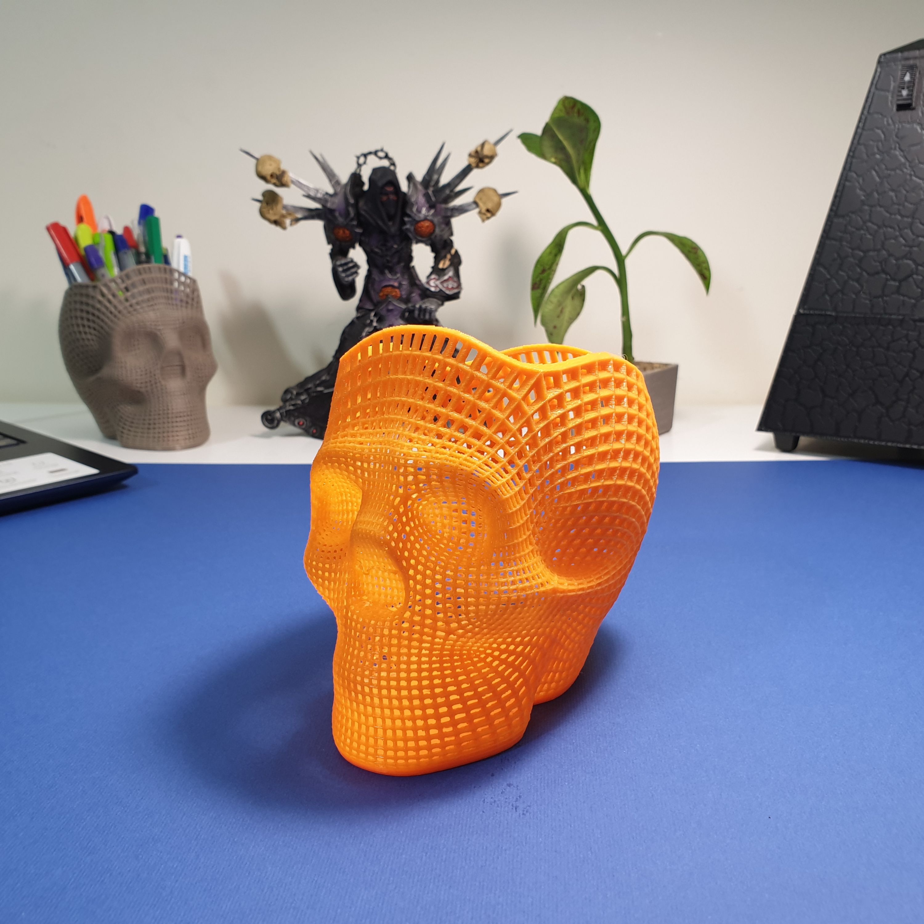 جامدادی رومیزی طرح اسکلت تولید شده با استفاده از پرینتر  3 بعدی