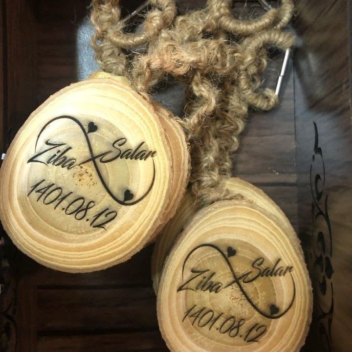 گیفت و یادبود عقد و عروسی و مهمانی با طرح و متن و حکاکی دلخواه و قابلیت جاکلیدی (پک 10 عددی)