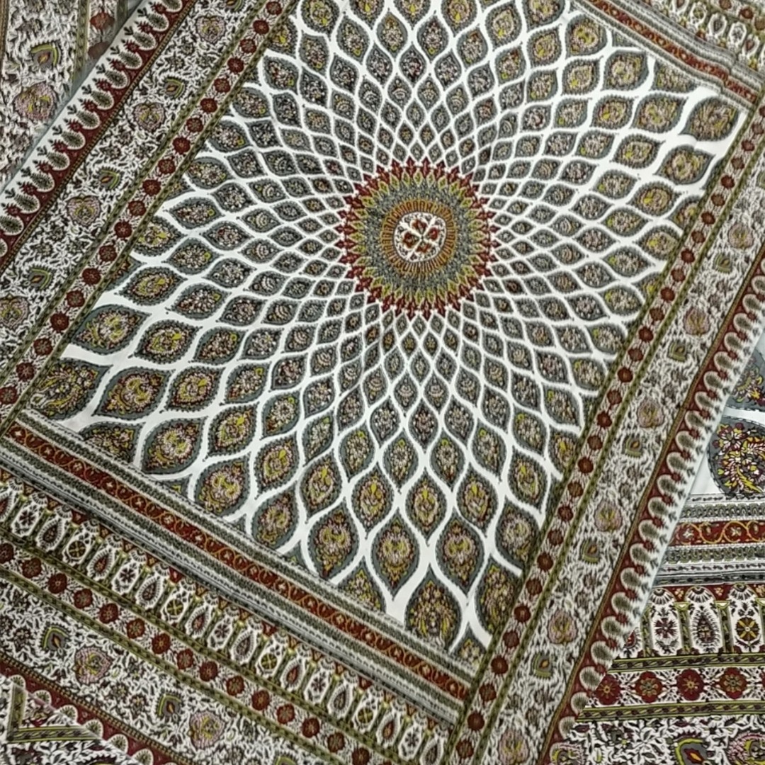 رومیزی،روتختی 140در2متر طرح صادراتی پارچه پنبه کتان بدون تغییررنگ وابرفت
690000تومان