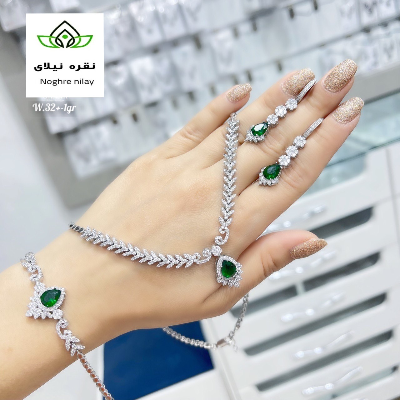 سرویس  نقره ی جواهری  اعیار 925 رنگ ثابت تضمینی  ارسال رایگان به سراسر ایران 