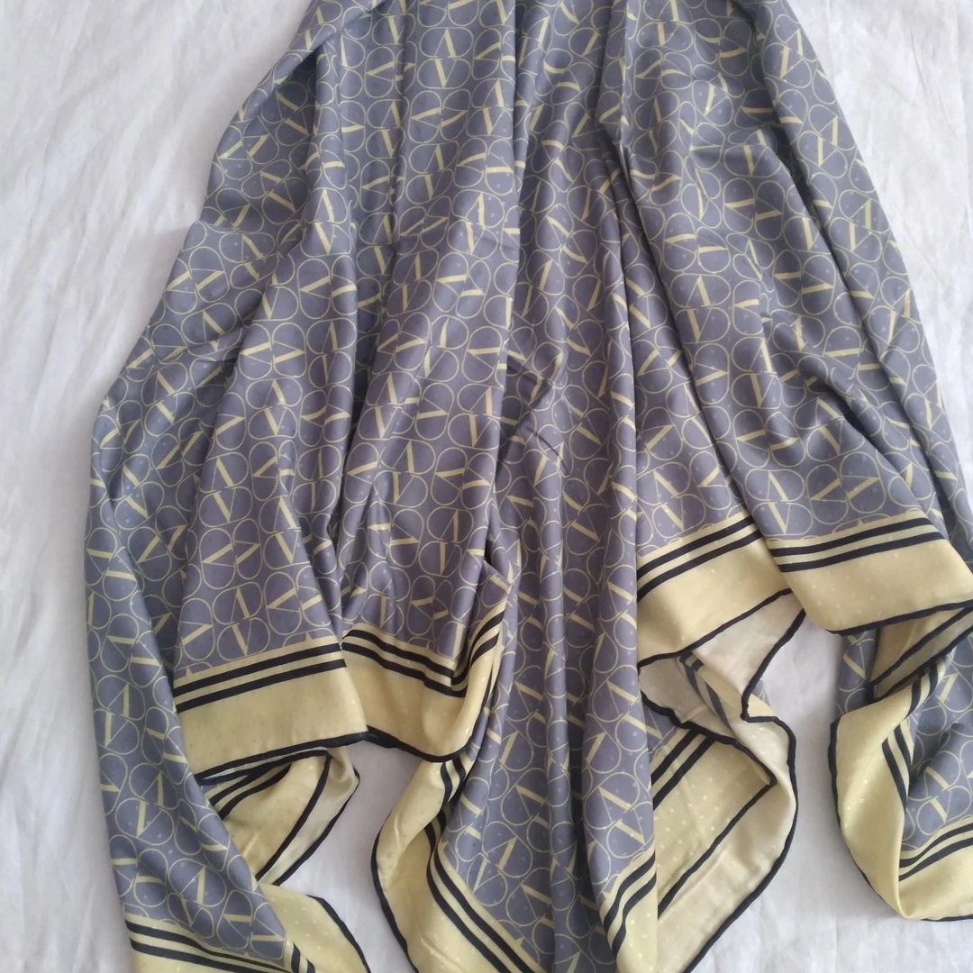 روسری نخی طوسی
