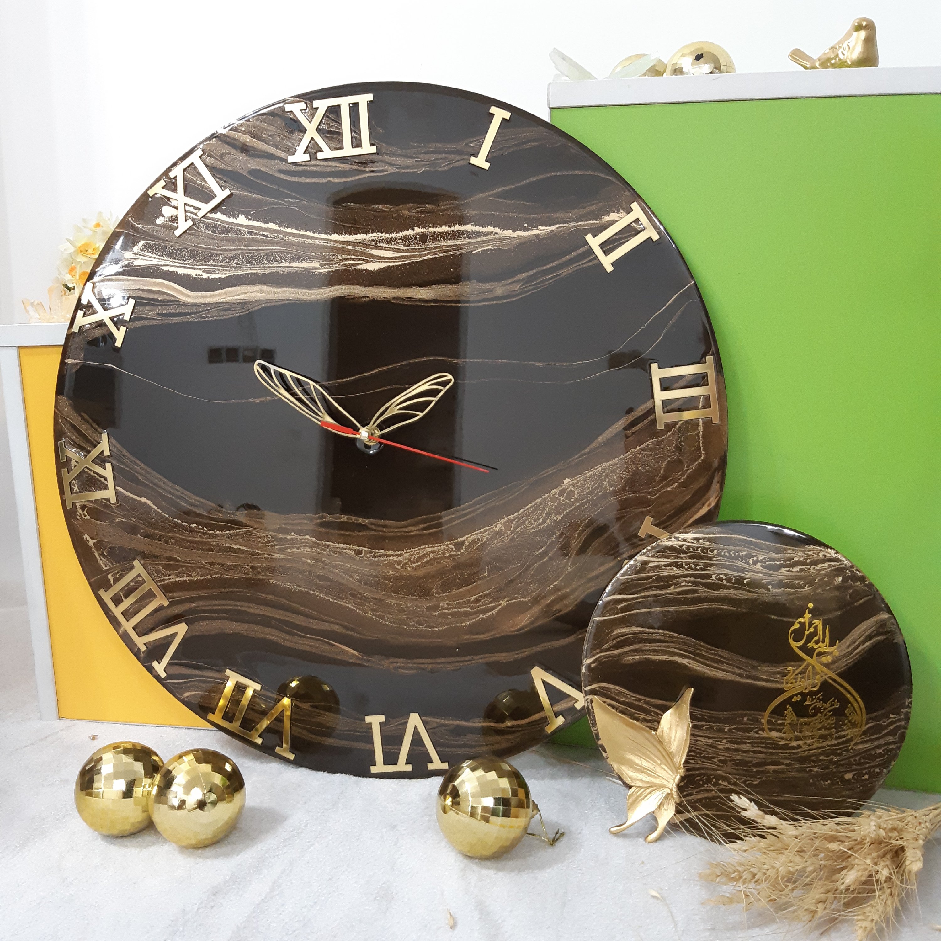 ساعت و جاکلیدی ست رزینی  قهوه ای طلایی، قطر ساعت 40 ،  موتور آرامگرد  