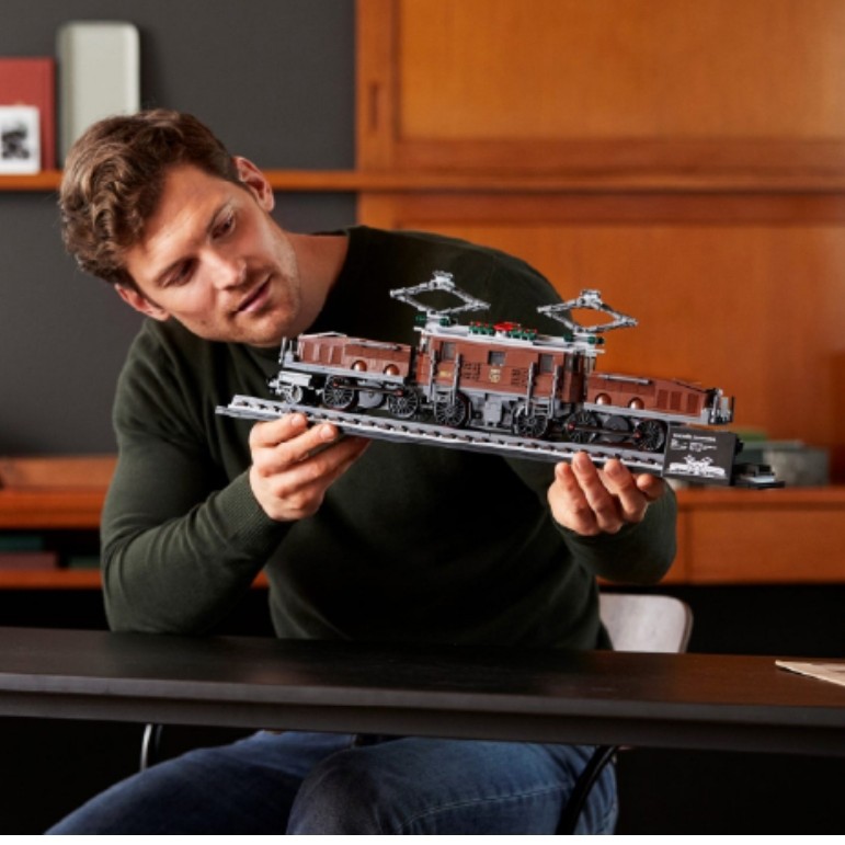 ست لگو سری کریتور اکسپرت طرح لوکوموتیو کروکودیل کد 10277
Lego Creator Expert Crocodile Locomotive 10277