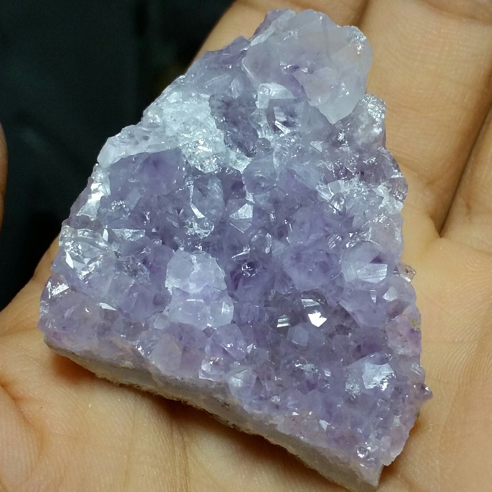 سنگ راف آمیتیس بسیار پر رنگ بسیار زیبا دیدنی کاملا طبیعی شاهکار خلقت خااااص
نمونه ای فوق کلکسیونی
کد 8392