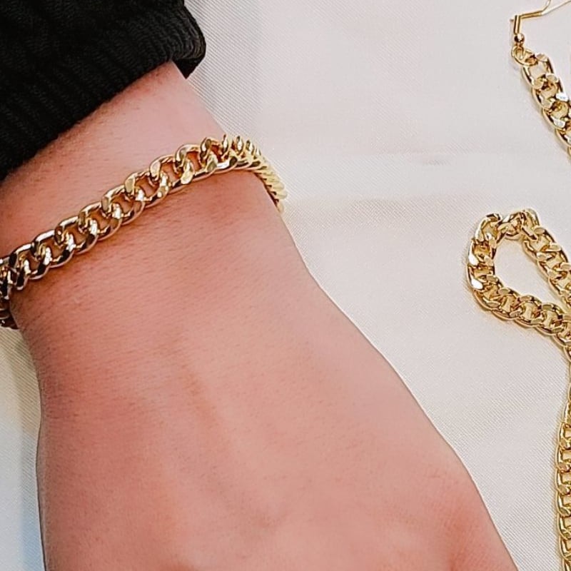 دستبند کارتیر تراشدار طلایی و نقره ای جنس آلومینیوم و مراقبتی