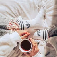 جوراب آدیداس سه خط ساقدار زمینه سفید اسپرت نخ پنبه