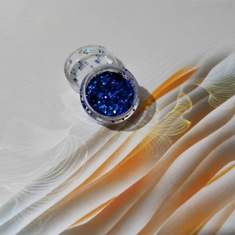 اکلیل رنگی آبی پر رنگ