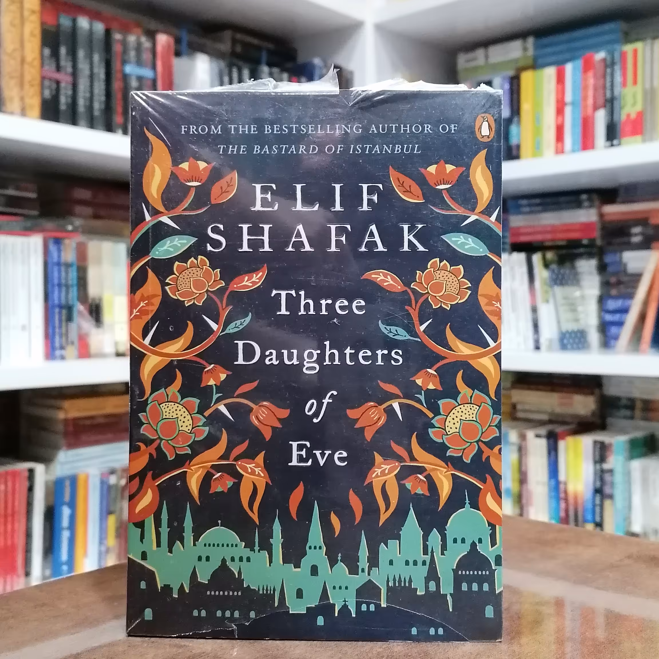 کتاب رمان  Three Doughters of Eve اثر  Elif Shafak