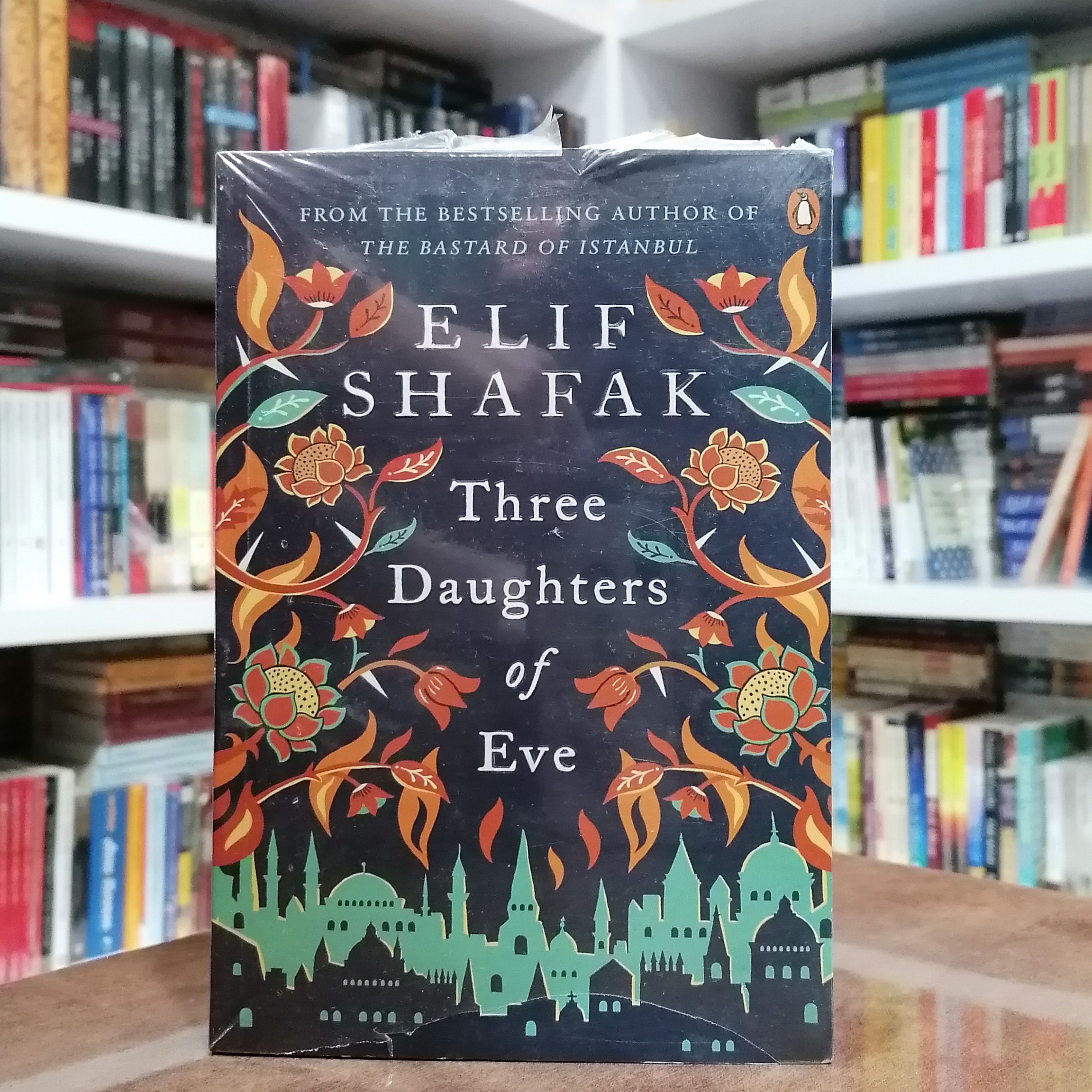 کتاب رمان Three Doughters of Eve اثر Elif Shafak