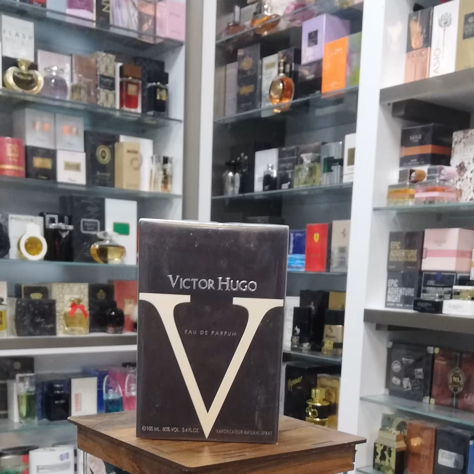 ادو پرفیوم مردانه ویکتور هوگو مدل VICTOR HUGO حجم 100 میلی لیتر