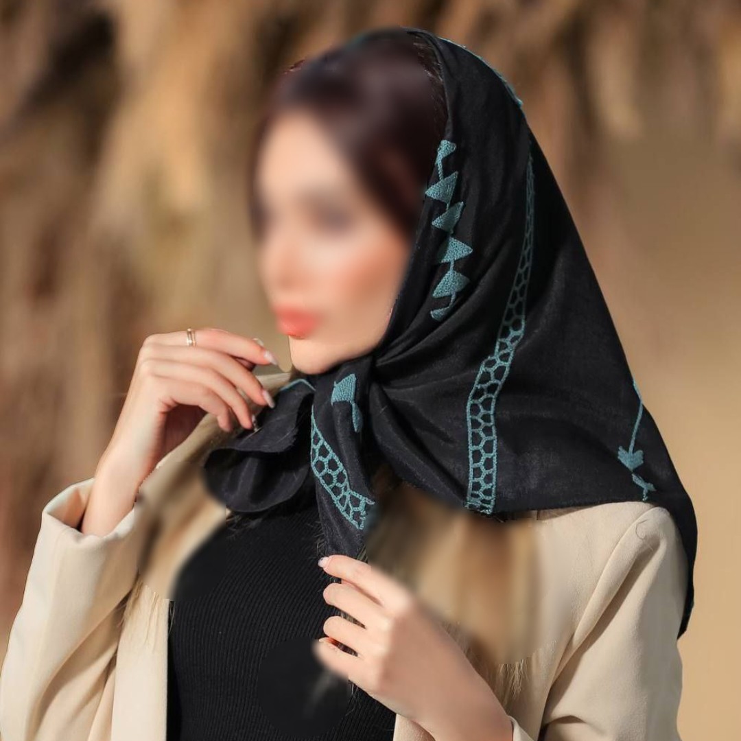 مینی اسکارف باندانا مشکی گلدوزی طرح مثلث با ارسال رایگان