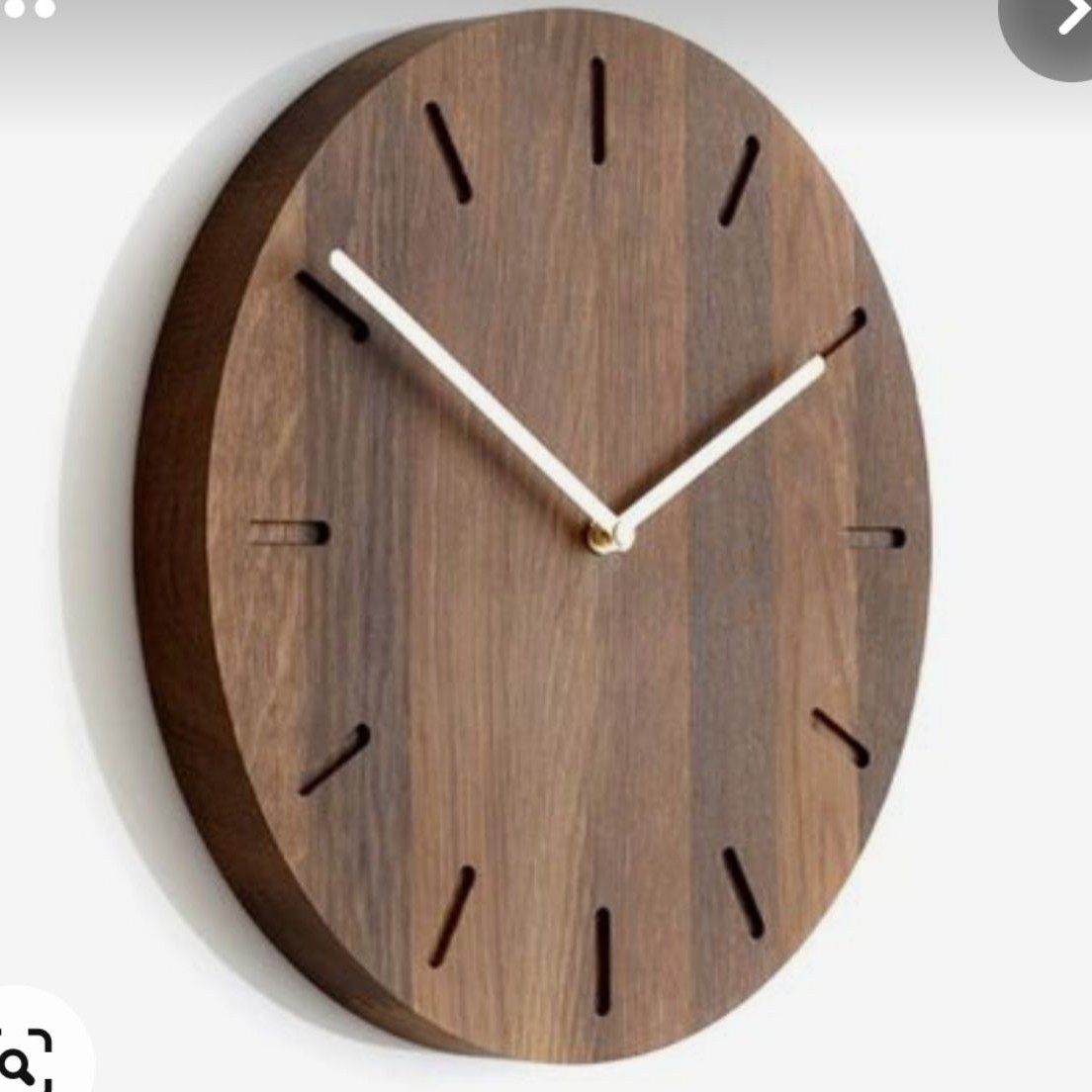 ساعت دیواری  چوبی گرد در اندازهای مختلف و با نوع چوب راش و گردو 