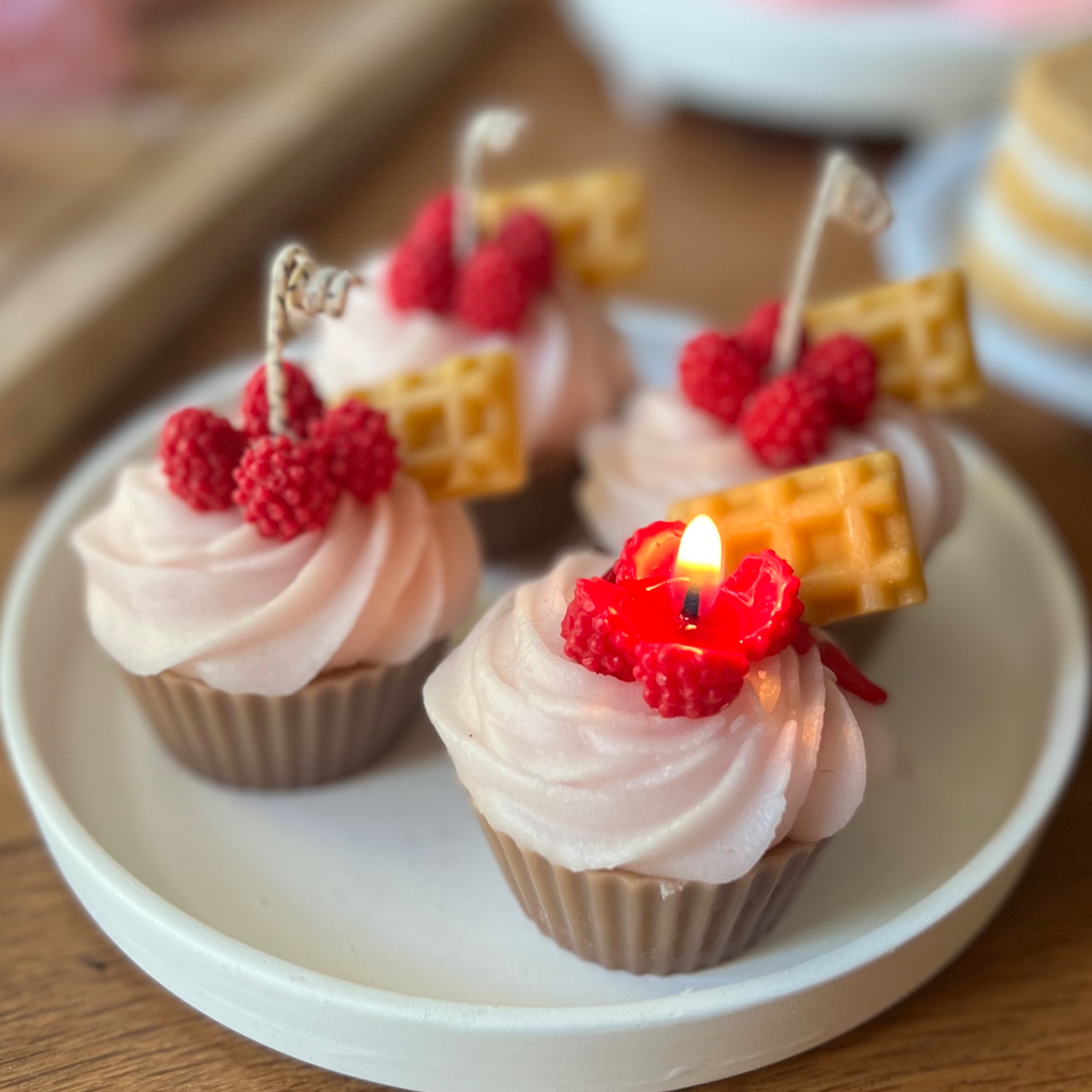 شمع کاپ کیک صورتی و وافل