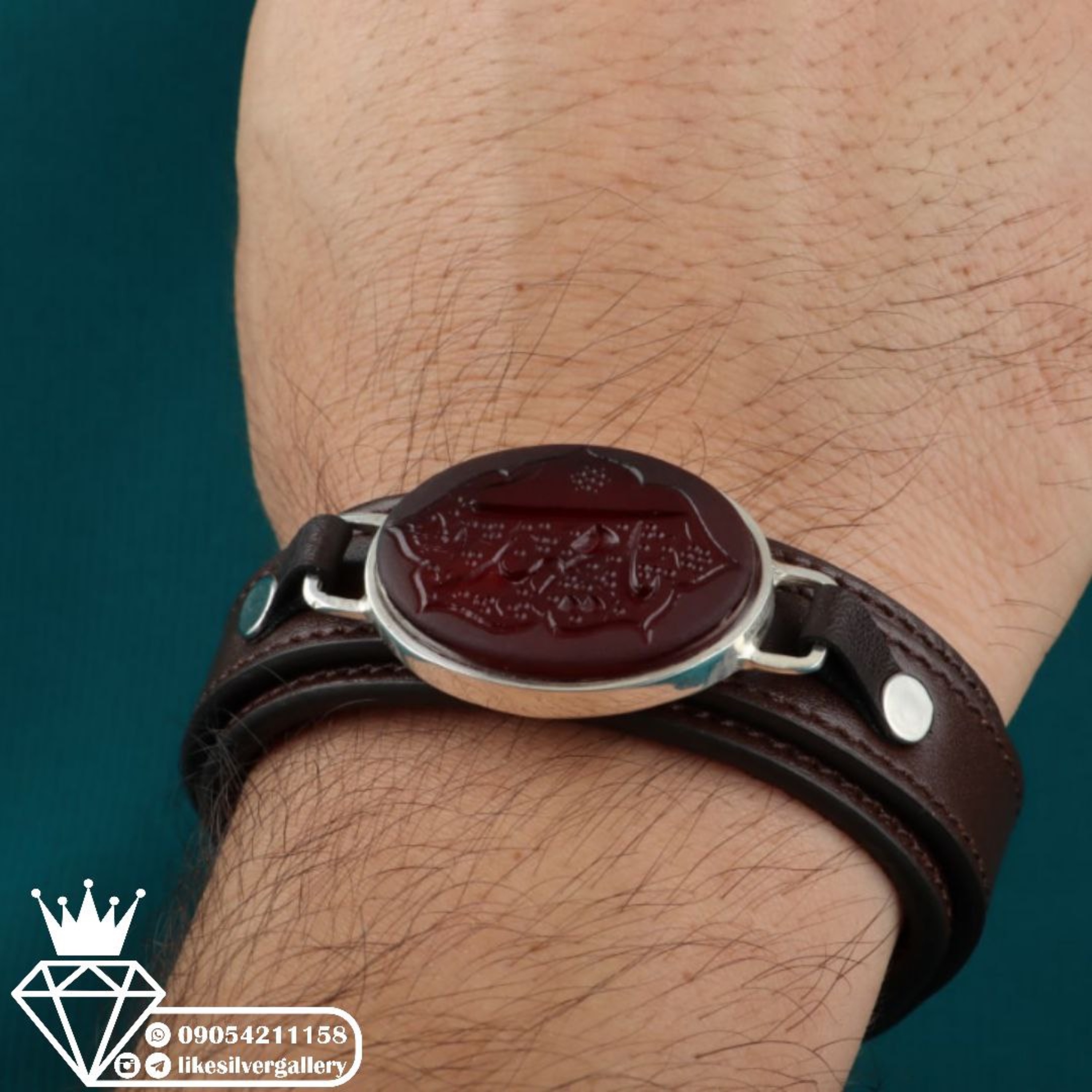 دستبندعقیق سرخ خطی نقش یامهدی چرم گاوی طبیعی قاب نقره دستساز 