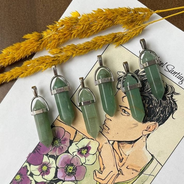 گردنبند سنگ آونتورین سبز منشوری مردانه زنانه  با زنجیر استیل رنگ ثابت یا بند چرم آویز مدال