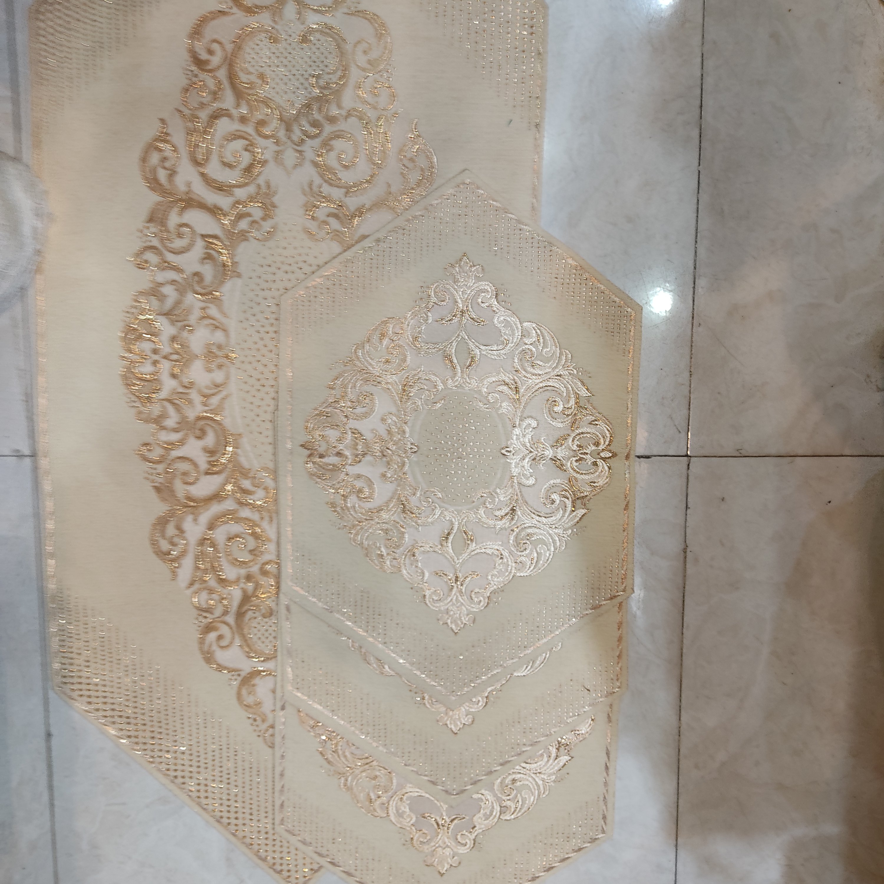 چهار تیکه ورومیزی ورانر .در زنگ بندی متنوع  