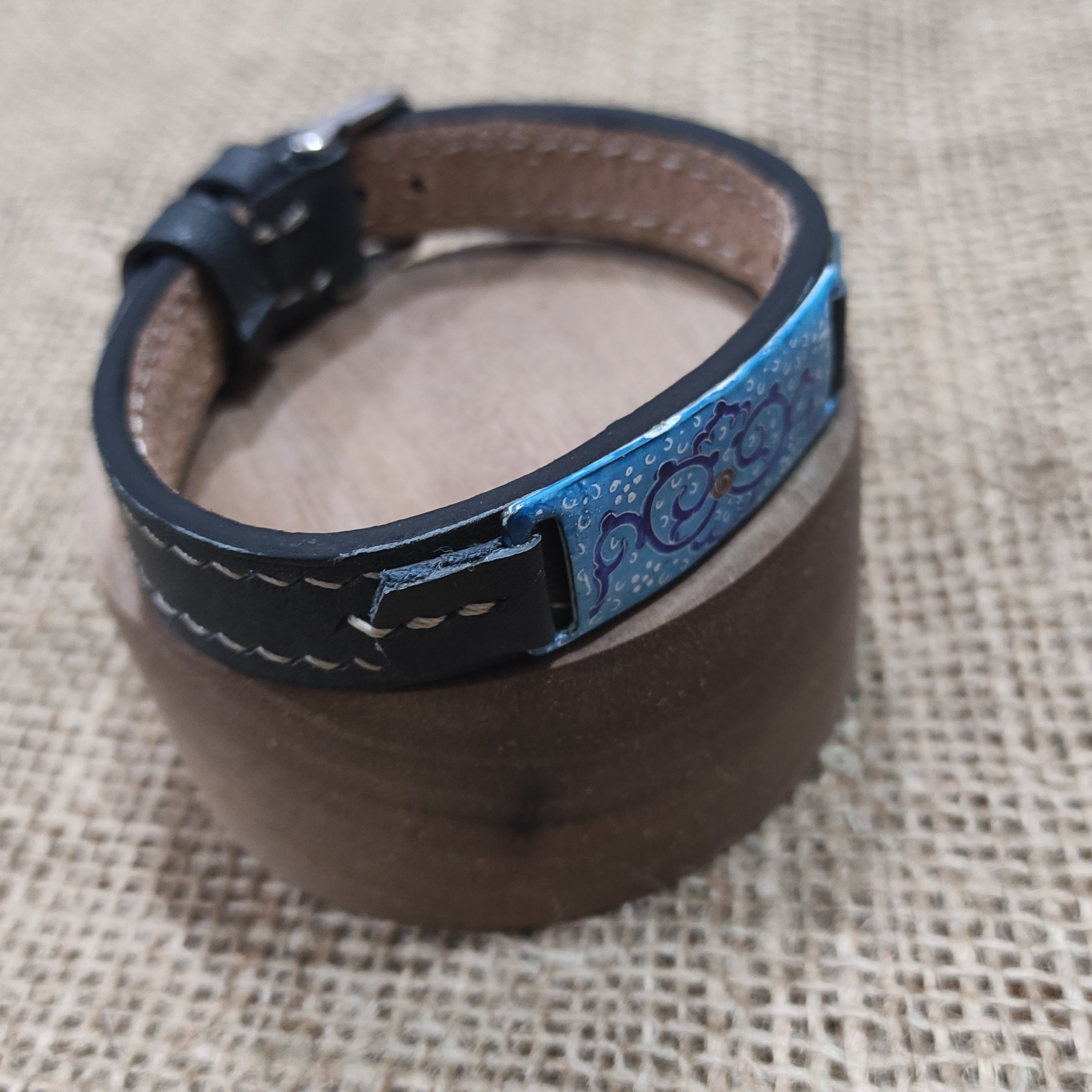 دستبند چرم