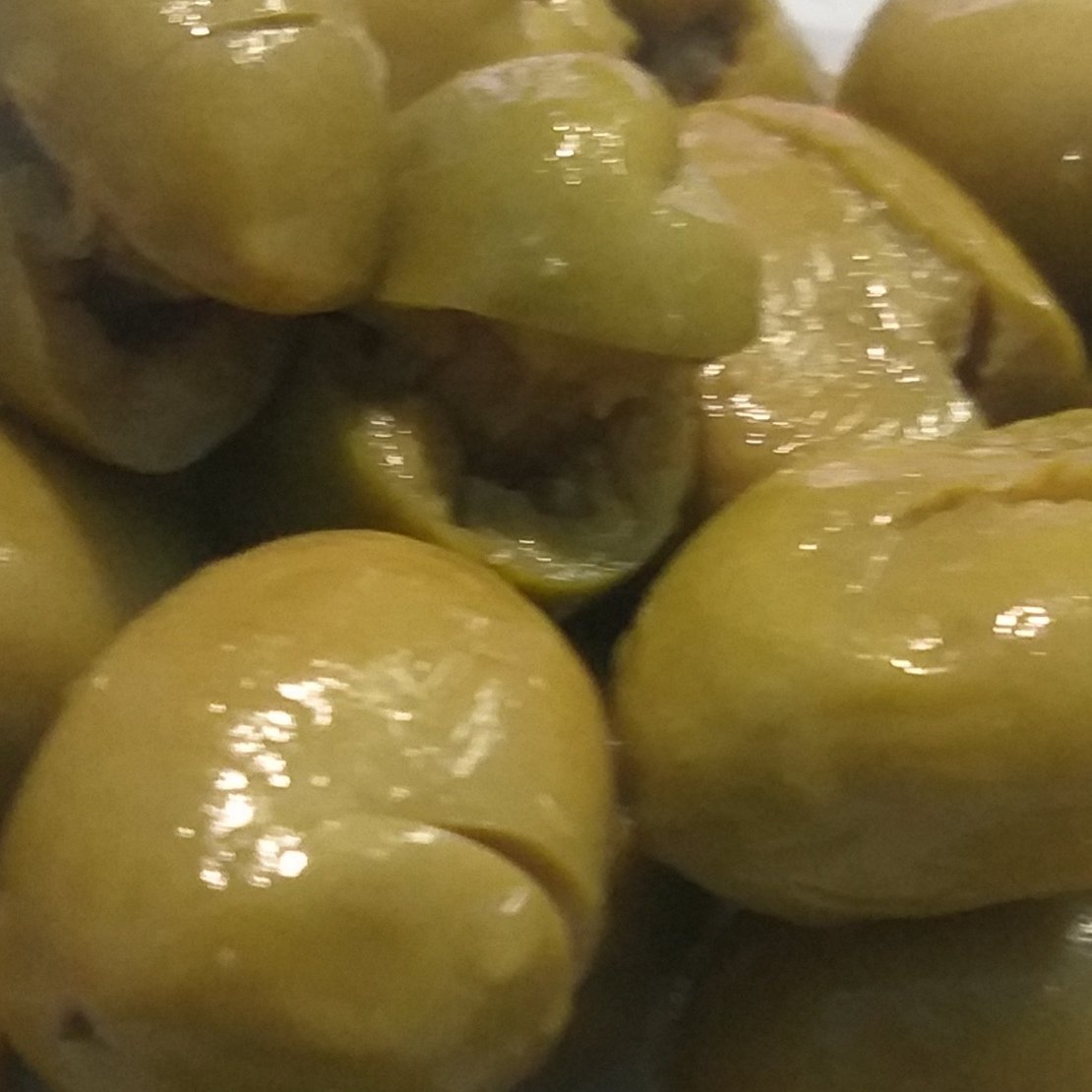 زیتون شکسته (4800گرم ) تازه سرشار از روغن  طارم مخلوط  محصول باغدار (تضمین کیفیت)