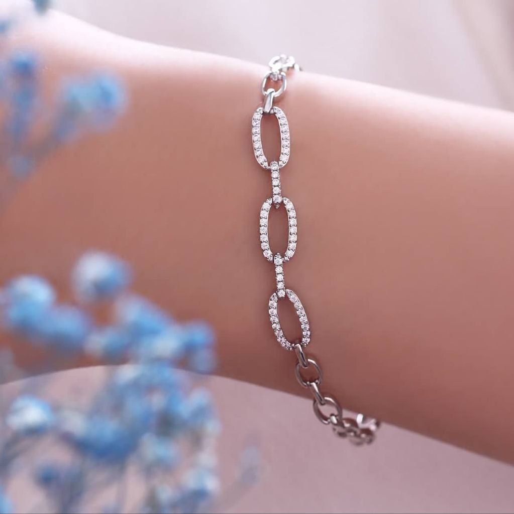 دستبند کد11731 برند ژوپینگxuping.نگین اتمی.آبکاری طلا.رنگ ثابت.ضدحساسیت