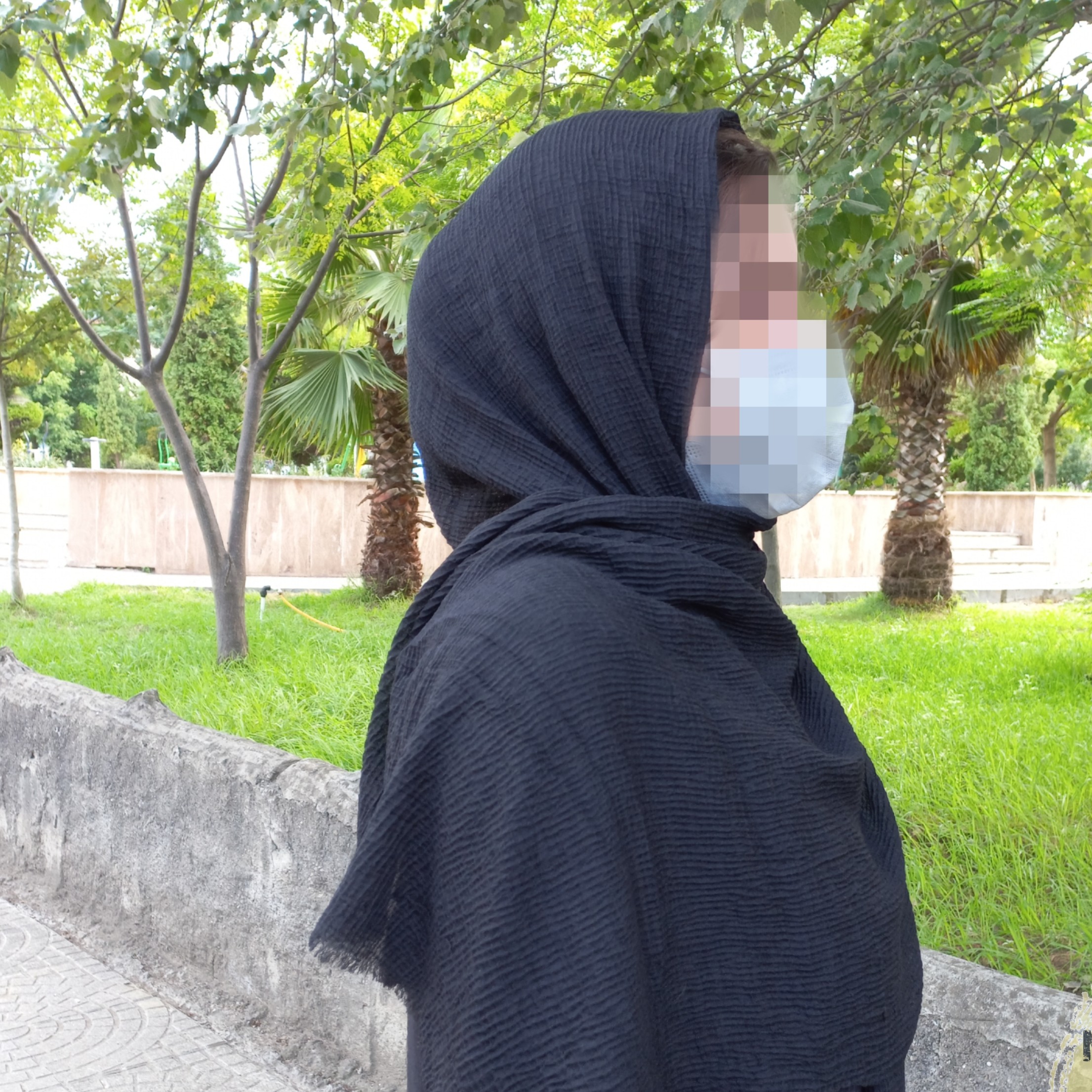 شال مشکی پلیسه پفکی