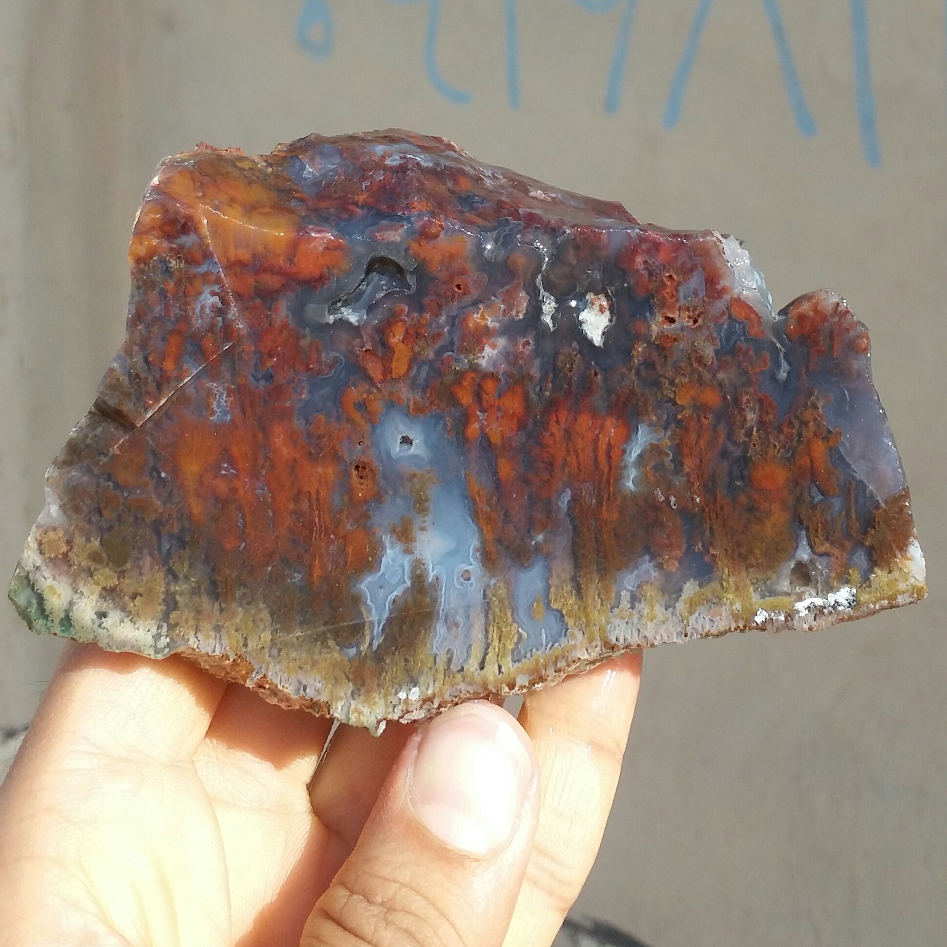 اسلایس سنگ راف عقیق شجر منظره درشت کمیاب
 صد در صد طبیعی شاهکار خلقت
تابلو نقاشی طبیعی
با قابلیت ساخت چندین نگین
کد10823