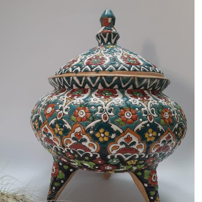 شکلات خوری میناکاری سه پایه جنس بدنه سفالی
میناکاری شده
قابل شستشو و مصرفی