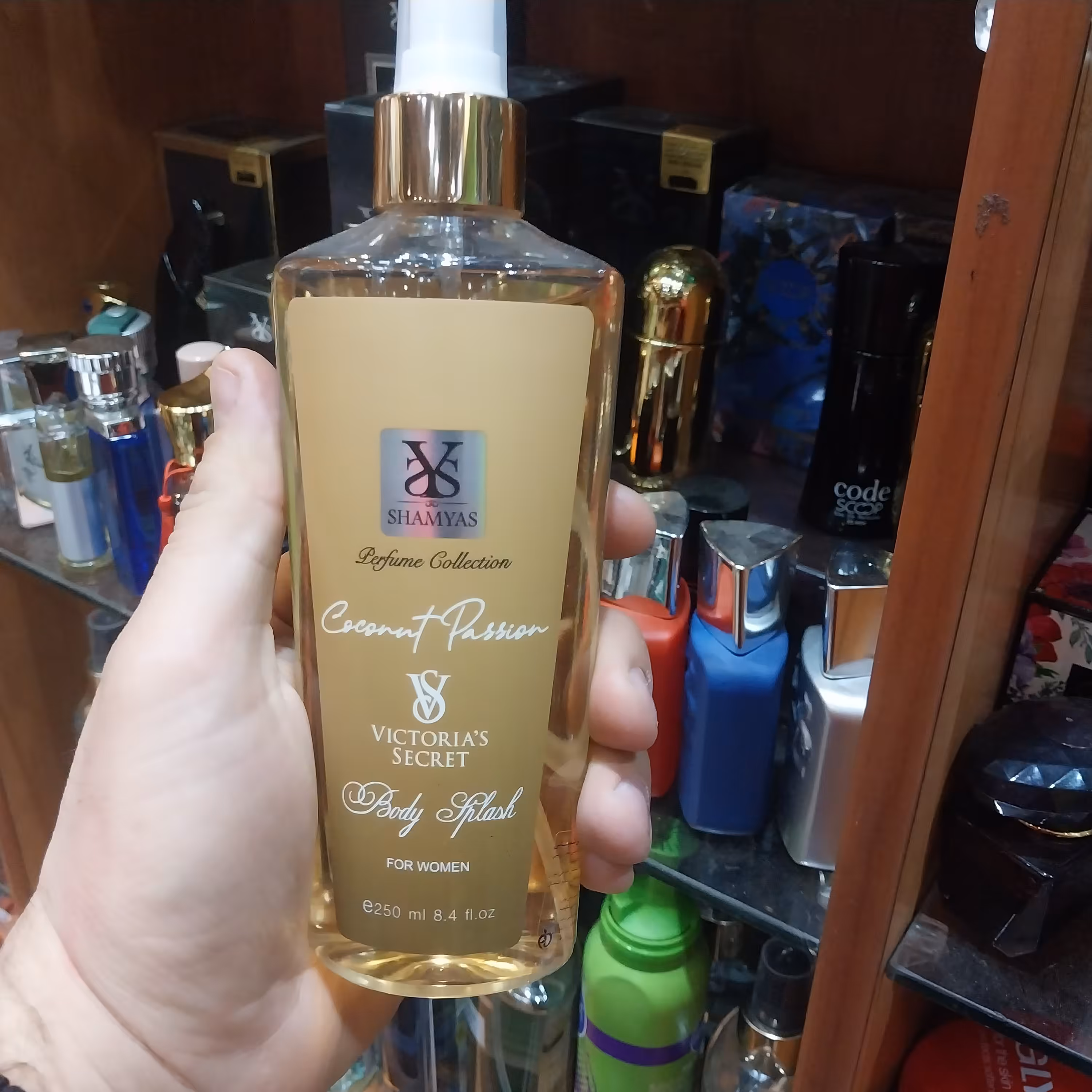 بادی اسپلش بدن200 میل شمیم یاس با رایحه زنانه ویکتوریا سکرت  با رایحه کوکونات