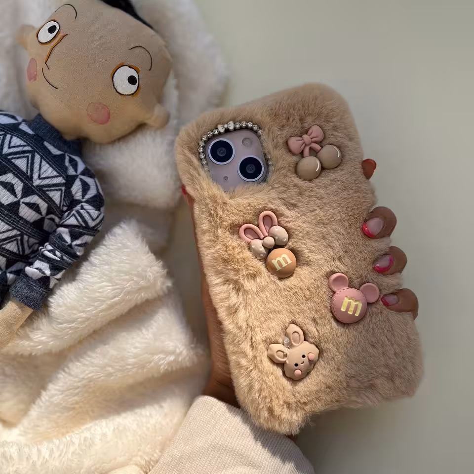 قاب گوشی پشمالو عروسکی